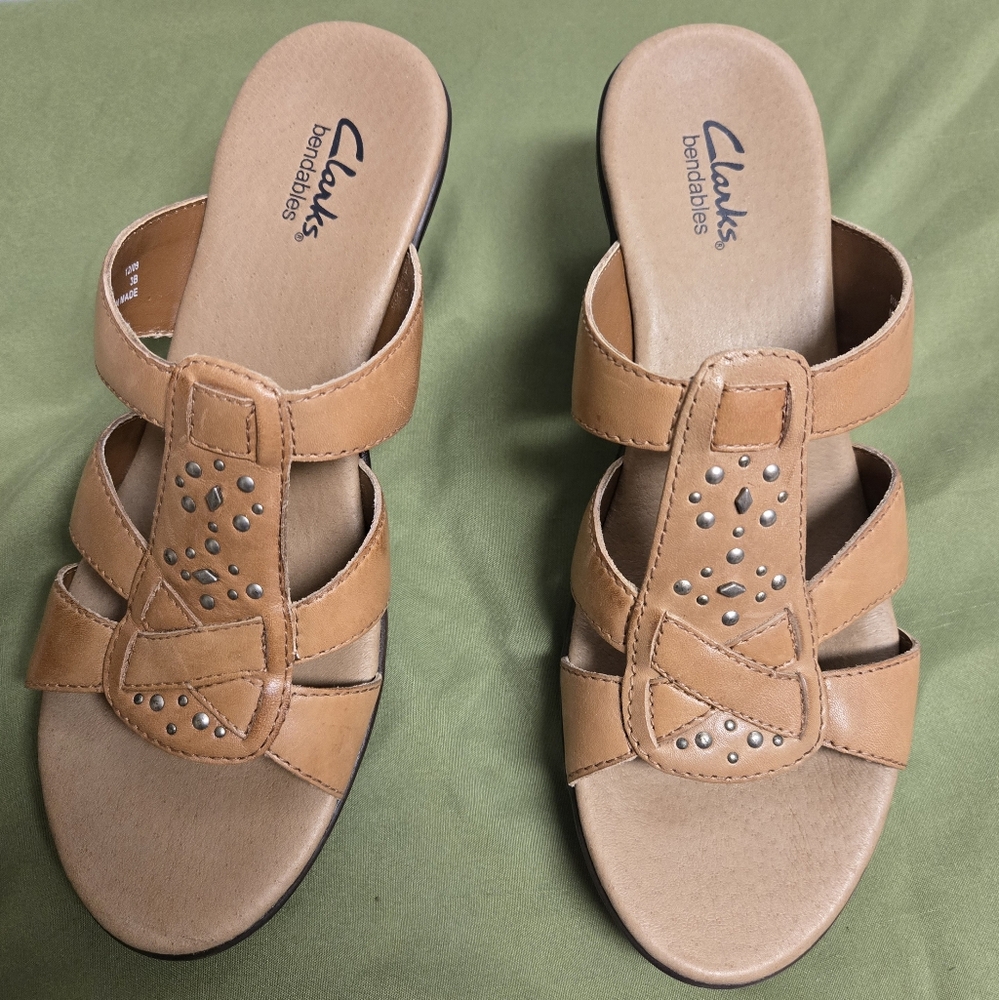 Clarks Bendable Tan Heeled Sandals, 7M